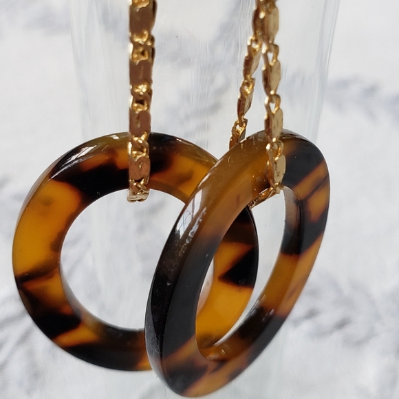 14ktgf Designer faux tortoise-shell earring - Picture 2 of 4